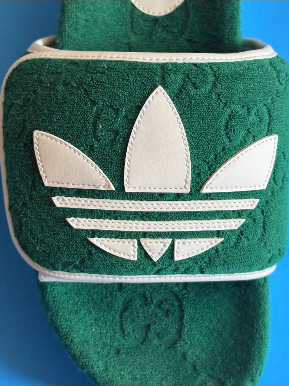 💟 Men’s Gucci x Adidas Green Suede Slide Sandals with White Trim size 9 - Picture 3 of 8